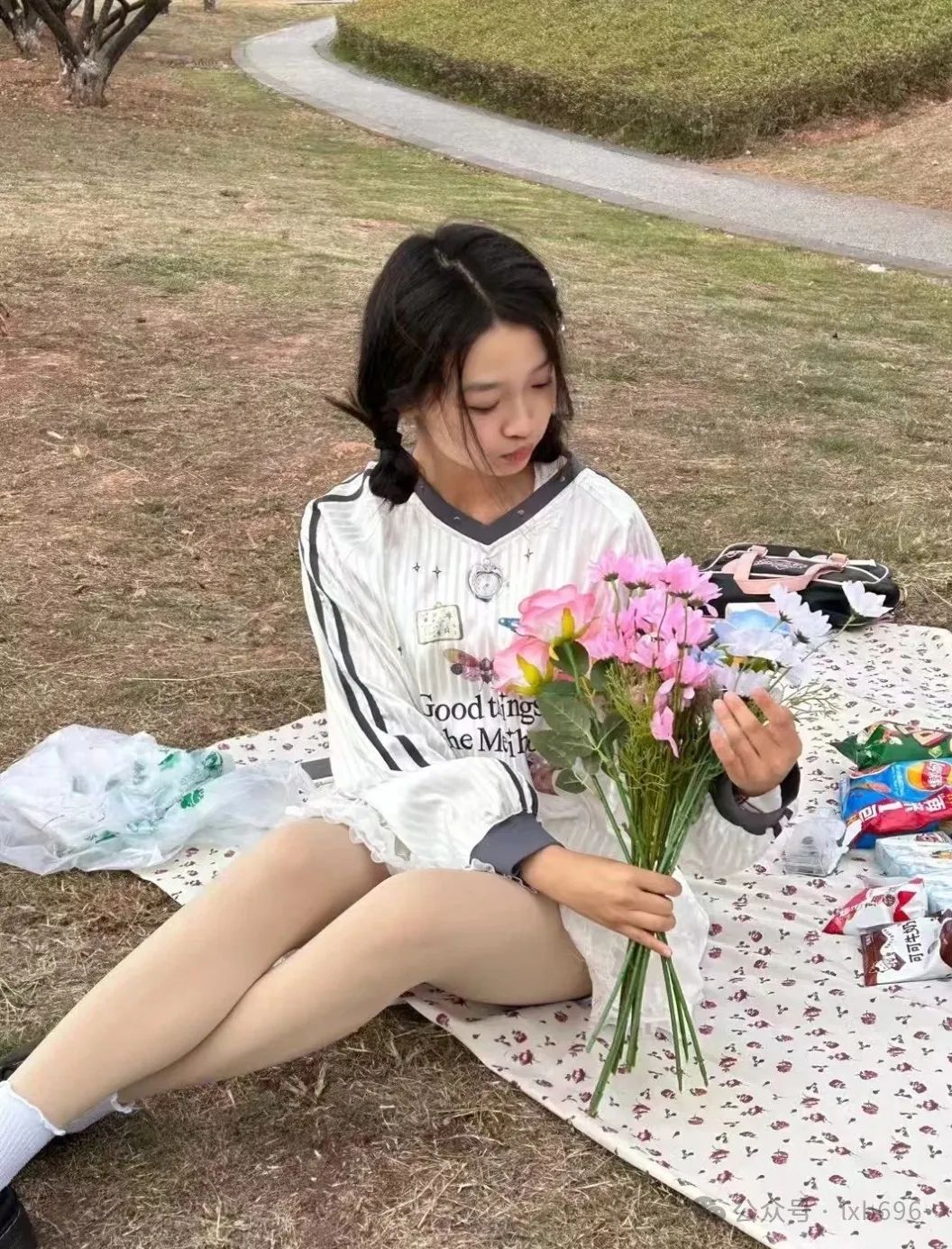 冒死分享自己老婆五一出游照片